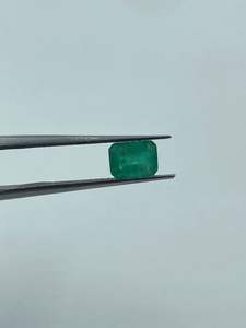 พลอยมรกตธรรมชาติ 0.85 กะรัต 4.80x6.40 มม. ทรงบาแกตต์ สีเขียว สำหรับทำเครื่องประดับ - Product Image 4