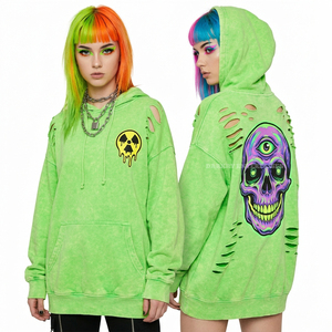 Sudadera con capucha y cremallera personalizada de 350GSM, roja, con lavado ácido, para mujer, estilo Y2K, con gráfico de casco de moto, efecto desgastado y mangas con diseño de tablero de ajedrez. - Product Image 3