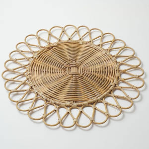 Assiettes de présentation en rotin à prix abordable, sets de table bohèmes en rotin, OEM accepté, vente chaude, sets de table et assiettes de présentation en osier du Vietnam - Product Image 4