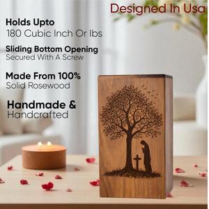Urna Funeraria de Madera con Grabado de Persona Rezando y Árbol, Urna Conmemorativa para Cenizas Humanas, Recuerdo Funerario, Entierro, Tamaño Adulto - Product Image 4
