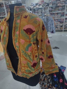 เสื้อแจ็คเก็ตกำมะหยี่ปักลายสีเหลือง เสื้อโค้ทผ้าฝ้ายทอมือ ซับในผ้าลินินลายทางสไตล์โบโฮ เสื้อโค้ทฤดูหนาวสำหรับผู้หญิง - Product Image 3
