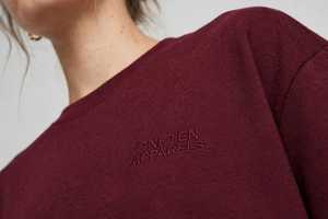 ชุดเซ็ต 2 ชิ้นสีเบอร์กันดีสำหรับผู้หญิงจาก Oneten Apparels เสื้อคอกลมแขนสั้นทรงโอเวอร์ไซส์และกางเกงขายาวทรงหลวม - Product Image 5