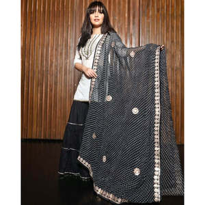 Ensemble jupe en mousseline de soie noir et blanc en métal, taille XS, hauts à manches trois-quarts - Product Image 5