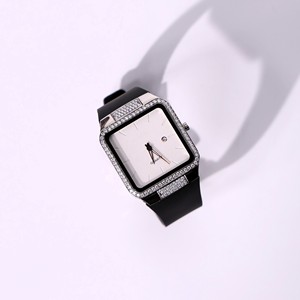 Reloj de Cuarzo Miyota con Esfera Cuadrada de 46 mm, Cristal, Correa de 20 mm con Pedrería, Visualización de Fecha, Estilo de Joyería de Moda Personalizable - Product Image 1