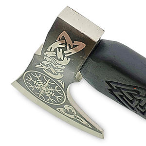 Tomahawks Industriales Premium de Acero Inoxidable con Alto Contenido de Carbono 1095, Cabeza Grabada, Mango de Madera Tallado a Mano, para Campismo y Caza al Aire Libre - Product Image 2