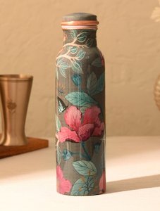 Bouteille d'eau classique en cuivre de conception orientale, écologique, 1000 ml, imprimée en 3D, portable, avec couvercle, pour le bureau et la maison - Product Image 3