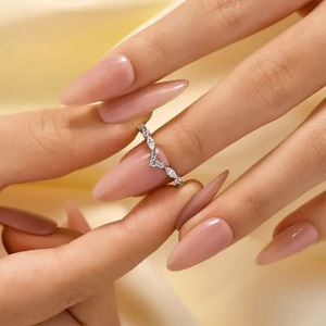 925 Moissanite Diamond <b>Crown</b>-Shaped Curved Wedding Band Wedding <b>Ring</b> In Sterling Silver White Gold Plated for Women's. - Product Image 6