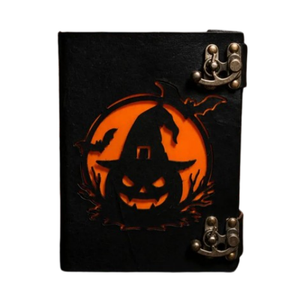 Journal en cuir fait main pour Halloween, motif citrouille sorcière ajouré, carnet gothique à double fermeture, grimoire à pages à bords festonnés - Product Image 1