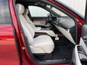 SUV Cadillac VISTIQ Sport 2026 Súper Lujoso con Tracción en las Cuatro Ruedas - Product Image 5