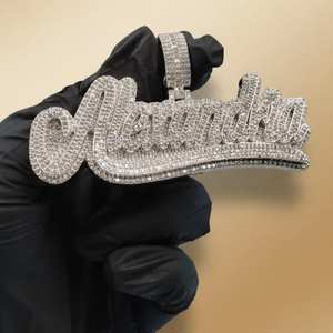 Colgante de Lujo Hip Hop Bust Down de Plata de Ley 925 con Moissanita para Hombre, Totalmente Personalizado con Letra y Nombre, Regalo de Cumpleaños - Product Image 1