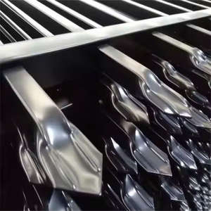 Rouleaux et Panneaux de Clôture de Jardin en Acier Tube Carré Écologique pour la Confidentialité, Vente en Gros, Vietnam, Blanc, Noir, Couleur Personnalisée - Product Image 1