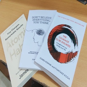 Ensemble de livres de développement personnel : Atomic Habits, Ne Croyez Pas Tout Ce Que Vous Pensez & Le Courage d'être Détesté (Lot de 3 livres) - Product Image 2