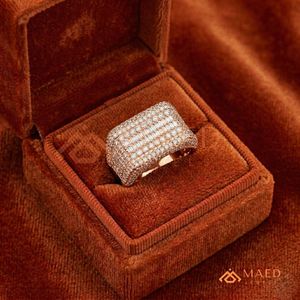 Bague carrée de luxe pour homme en or rose, sertie de moissanite et de diamants baguette, style hip-hop, bijou statement multi-pierres - Product Image 3