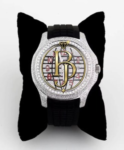 นาฬิกาข้อมือผู้ชายสุดหรู Briva รุ่น Bling Square ประดับเพชรเต็มหน้าปัด ควอตซ์ อนาล็อก กระจกหน้าปัด 25 มม. สีเงิน แสดงวัน/วันที่ กันน้ำ 10 บาร์ - Product Image 1
