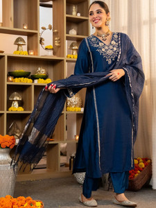 Conjunto de Kurta Azul Bordado para Mujer con Dupatta, Tradicional, de Rayón, Largo hasta la Rodilla, Corte Regular, Estilo Informal, Estilo India-Pakistán, de Secado Rápido - Product Image 4