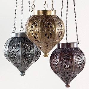 โคมไฟทองเหลืองทำมือพร้อมลวดลายฉลุประณีตสำหรับตกแต่งบ้าน - Product Image 1