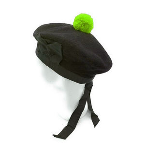 Casquette Balmoral écossaise 100% pure laine noire unie personnalisée avec petit pompon vert et ruban de queue – Vente en gros - Product Image 6