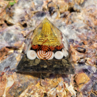 Pyramide d'orgone artisanale en pierre de cristal, pyramide en acrylique, décoration cadeau multi-pierres