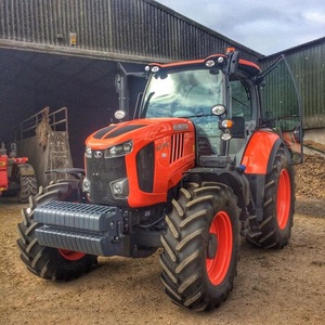 Tracteur Kubota M7131, moteur diesel, 4 roues motrices, machine robuste pour travaux agricoles à grande échelle, avec une puissance de sortie élevée - Product Image 1