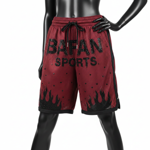 Short de basket-ball pour femmes, léger, en tissu polyester mesh, 145 GSM, coupe athlétique, empiècements latéraux, logo personnalisé. - Product Image 1