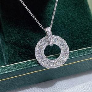 Pendentif rond en moissanite véritable 2,00 carats, taille baguette, plaqué or blanc 14 carats sur argent - Product Image 2