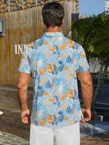 Estantes de exhibición en tiendas minoristas con estas camisetas polo botánicas de color azul claro para hombre. Nos especializamos en pedidos comerciales al por mayor y etiquetas personalizadas. - Product Image 6