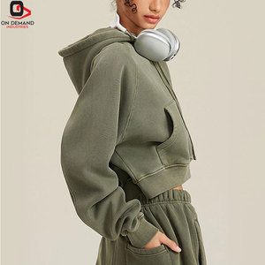 Sweat-shirts à capuche surdimensionnés pour femmes de haute qualité, fabriqués en tissu polaire premium, avec capuche réglable et style moderne. - Product Image 4