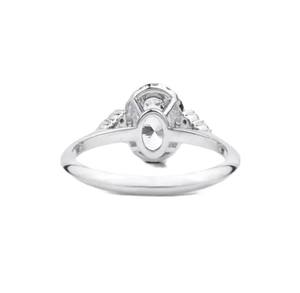 Anillo de Promesa con Halo de Diamantes Cultivados en Laboratorio, Piedra Central Ovalada y Piedras Laterales Redondas, en Plata de Ley 925 y Oro de 10K/14K, Venta al Por Mayor - Product Image 4