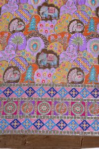 Tissu en crêpe naturel violet lavande à imprimé floral Buta avec bordure ornementale épaisse pour la confection de robes Kurti de créateur - Product Image 4