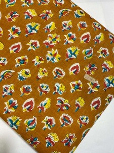 Tissu en coton imprimé numérique de qualité supérieure pour vêtements, disponible au prix de gros auprès d'un fabricant indien - Product Image 3