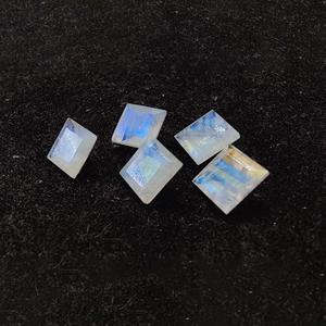 Piedra Preciosa Suelta de Piedra Lunar Arcoíris de Calidad Natural, Corte Facetado, Forma Cuadrada, Calibrada - Product Image 2