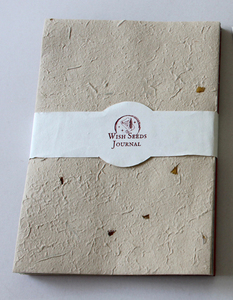 Ensemble de feuilles de papier A4 découpées soigneusement en coton recyclé et jute, écologiques, fabriquées à la main, exportées par Camelon du Rajasthan - Product Image 1