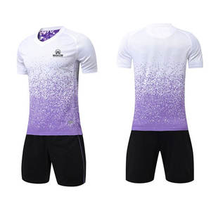 Uniforme de fútbol de estilo moderno para partidos con tela que absorbe el sudor y un aspecto elegante para los jugadores - Product Image 1