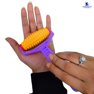 Rouleau d'acupression K-Star Karela avec poignée en plastique II, rouleau de massage d'acupression pour tout le corps, soulagement de la douleur, stimulant de la circulation sanguine - Product Image 3