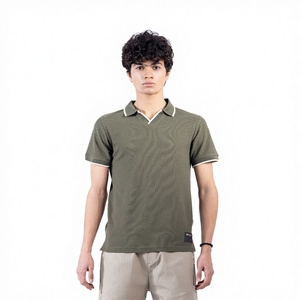 Polo décontracté pour homme en tissu premium à manches courtes, fabrication OEM ODM, marque privée - Product Image 2