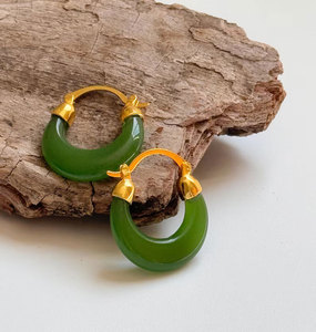 Pendientes de Aro de Jade Dorado Hechos a Mano, Circulares, Verde Claro, Minimalistas, Estilo Boho, Joyería Curativa, Regalo - Product Image 2