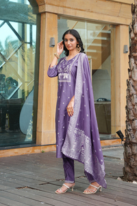 Conjunto de Kurti Lavanda para Mujer, Muy Moderno, Manga 3/4, Corte Vaticano, Completamente Cosido, para Ocasiones Formales y Festivas - Product Image 4