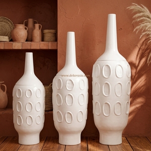 Vase de sol Motivo Largo S blanc mat en terre cuite gaufrée, pot en terre cuite artisanal, urne décorative en céramique, vente en gros - Product Image 6