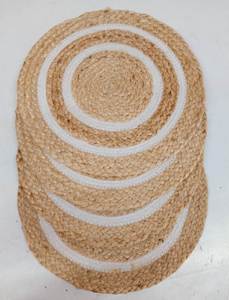Set de table rond en jute tressé bohème, beige naturel avec bordure blanche, fait main, biodégradable, robuste, pour une ambiance rustique. - Product Image 5
