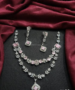 Diamant américain Délicat Feuille & Fleur Designs Argent Plaqué Double Couche Clouté Collier Ensemble Avec Boucles D'oreilles Bijoux Ensemble Femmes - Product Image 1