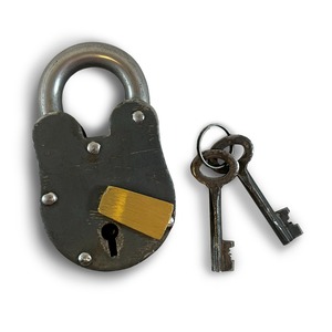 กุญแจเหล็กโบราณพร้อมกุญแจรูปทรงสี่เหลี่ยมผืนผ้า งานหล่อศิลปะสะสม - Product Image 6