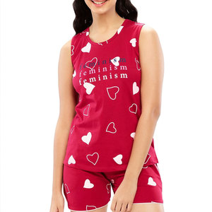 Conjunto de 2 piezas para mujer, camiseta sin mangas con estampado de corazones, pantalones cortos rojos, ropa informal para primavera y verano - Product Image 3