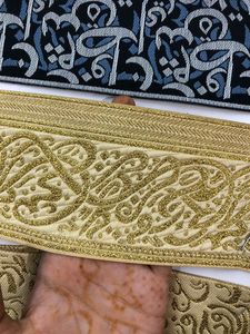 Encaje de trabajo artesanal pesado ideal para ropa de boda, bordes de blusas y prendas étnicas. - Product Image 2