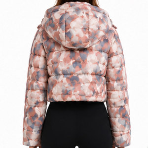 Parka d'hiver de luxe pour femmes avec rembourrage thermique de qualité supérieure, tissu hydrofuge et design à capuche tendance - Product Image 2