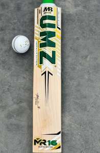 Bate de críquet de madera de sauce inglés MB Malik UMZ MR 16 Players Edition con funda de bate gratuita, lámina de agarre adicional y cubierta protectora. - Product Image 5