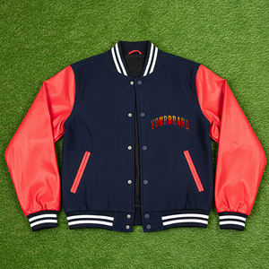Chaqueta Universitaria de Béisbol para Mujer, de Alta Calidad, Personalizada con Logotipo Bordado en Chenille, Manga de Cuero, Estilo Varsity, Gruesa - Product Image 4
