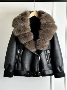 Veste moto en cuir véritable pour femme avec col en fourrure de renard, fermeture éclair, manteau court d'hiver, doublure en fausse fourrure épaisse - Product Image 1