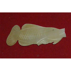 งานแกะสลักเปลือกหอยมุก ลายเปลือกหอยสีขาวและปลาสีเหลือง สำหรับทำกิ๊บติดผม ทำจากวัสดุเปลือกหอยมุก - Product Image 1