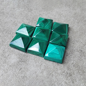Cabujón de Malaquita Natural en Forma de Pirámide Cuadrada, Piedra Preciosa Calibrada con Reverso Plano, para Joyería - Product Image 6