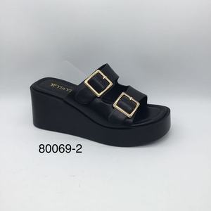 Sandales compensées à plateforme décorées <span class=keywords><strong>de</strong></span> perles pour femme – Idéales pour l'été et la plage - Product Image 1